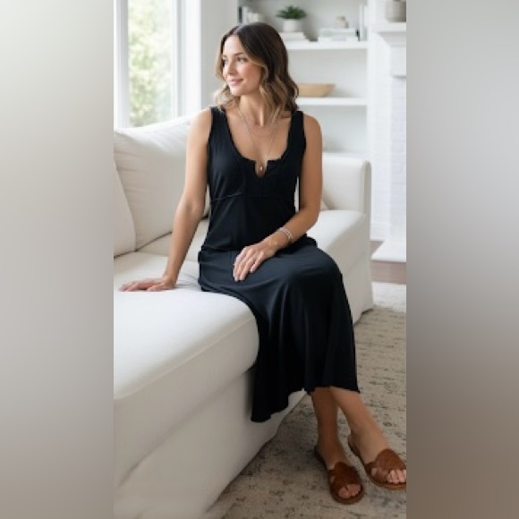Free People Dresses & Skirts - Free People Black Sleeveless V-Neck & Open Back w/Tie Detail Raw Hem Dress